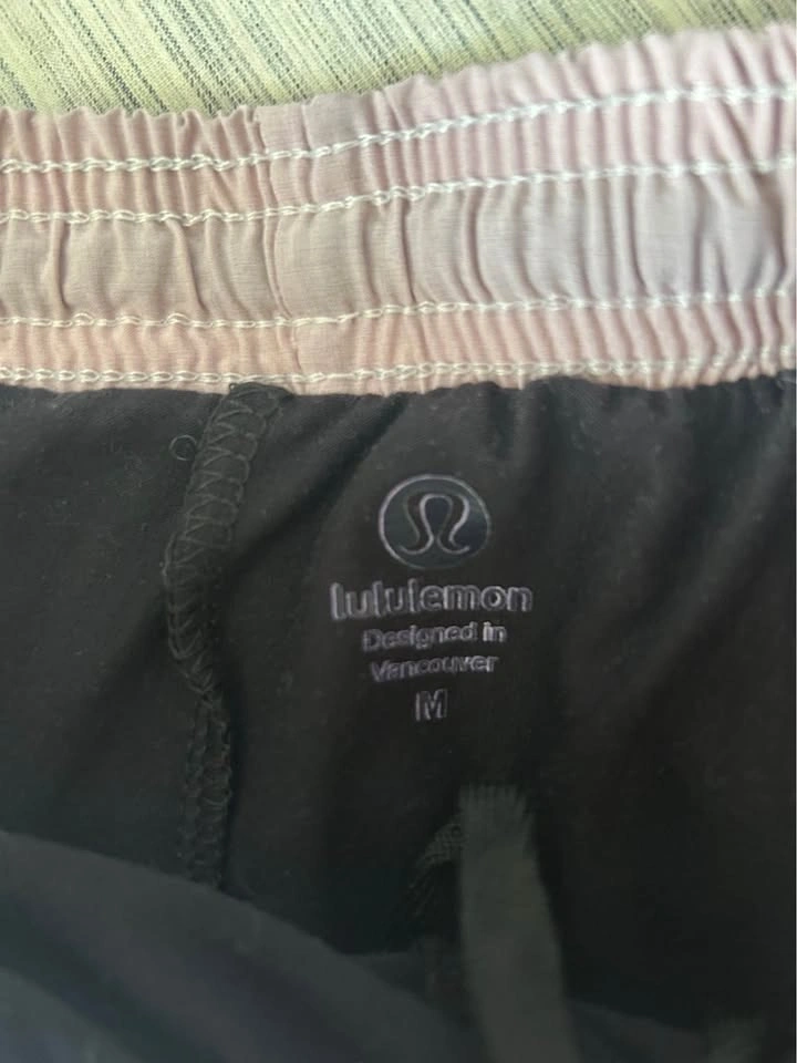 Lululemon Medium Shorts - photo 3