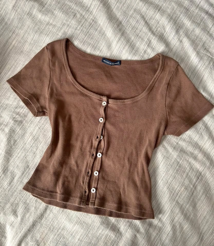 Brandy Melville Button Up Top Small