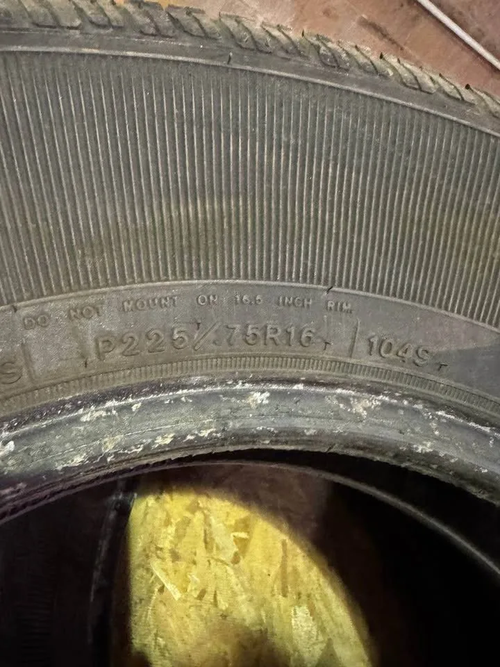 Tires 225/75R16 Goodyear image indicator(2)