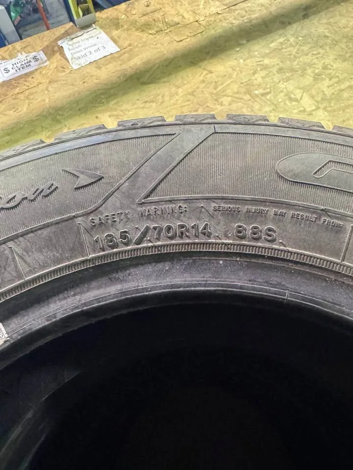 Tires 185/70R14 Goodyear image indicator(2)