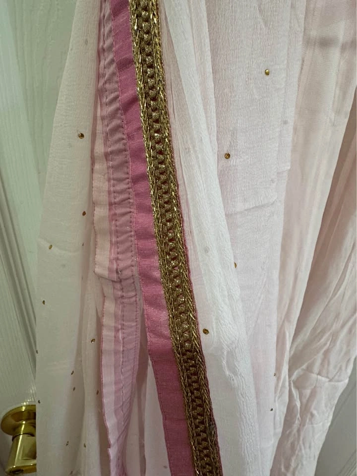 Anarkali style suit - photo 3