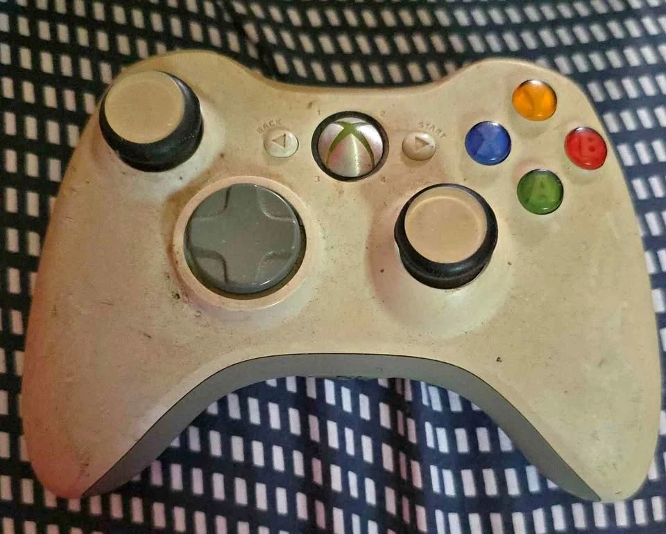 Used Xbox 360 Console and Controller