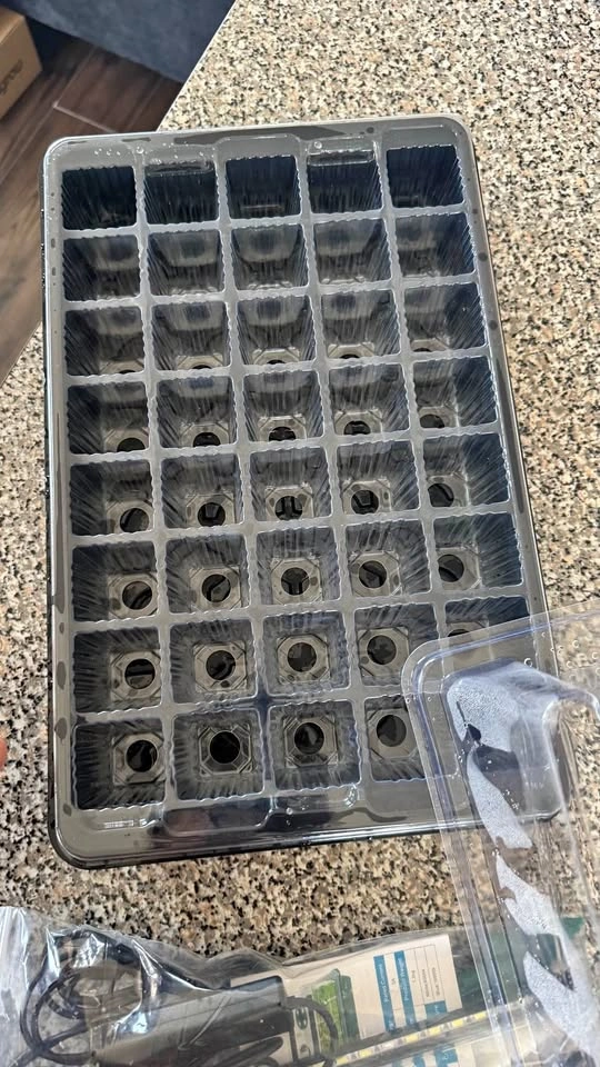 40-Cells Seed Starter Tray with 2 Grow Lights & Timer