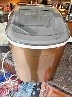 Frigidaire Ice Maker 🌱