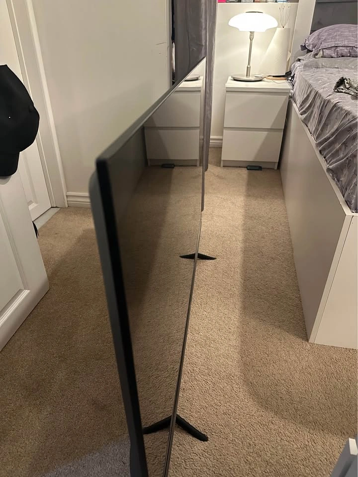 Hisense 55 inch Roku TV - photo 4