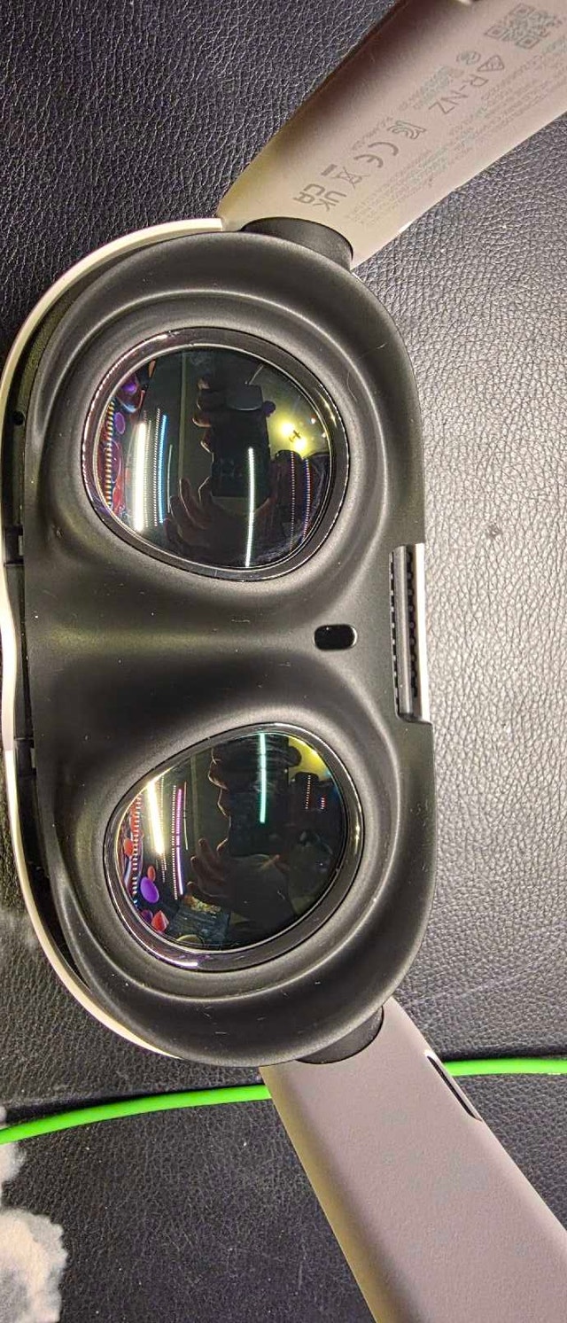 Meta Quest 3 - 512GB w BOBOVR S3 Pro Battery - photo 2