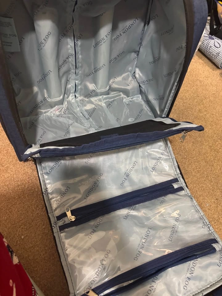 London Fog Rolling Suitcase - photo 3