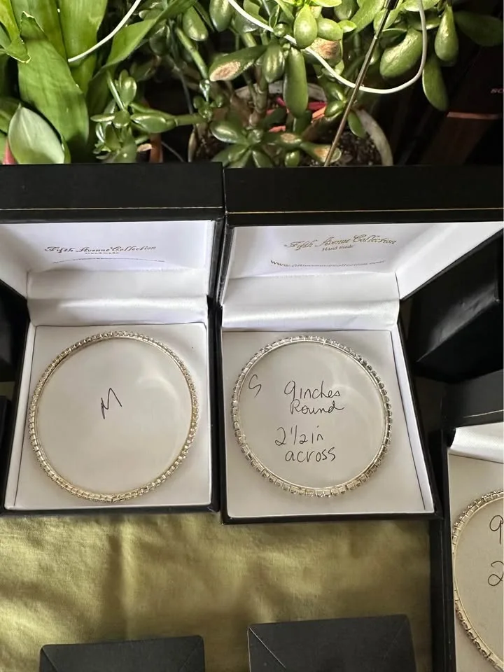 Jewelry Lot - Earrings, Bangles & Bracelets - photo 4