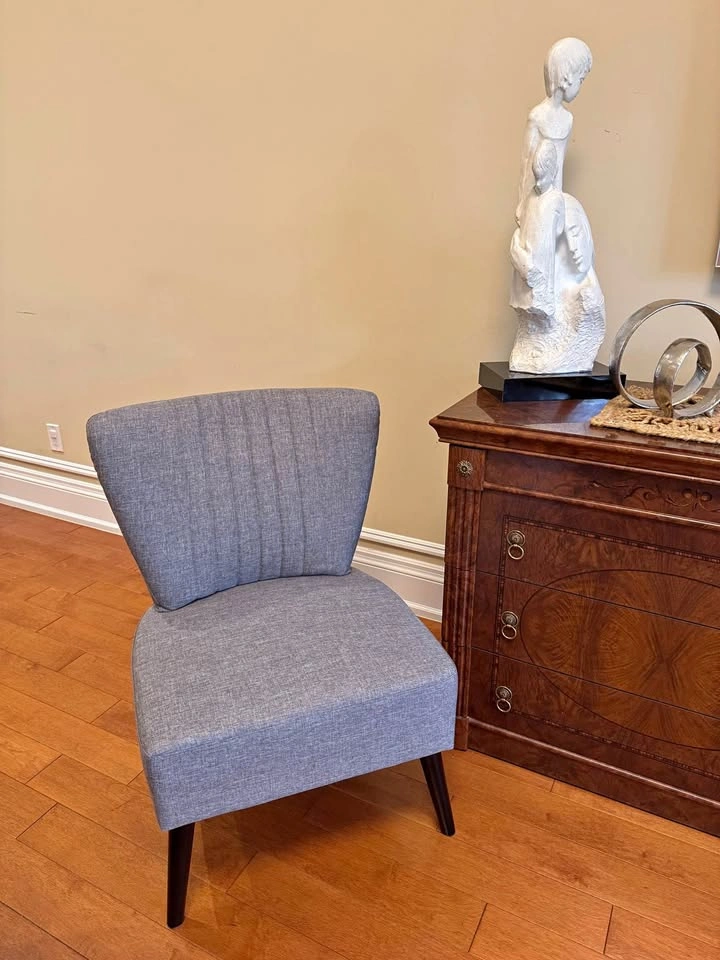 Modern Grey Accent Chair – Very Clean & Like New