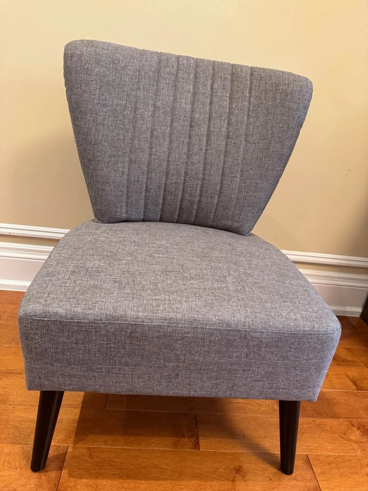 Modern Grey Accent Chair – Very Clean & Like New - photo 2