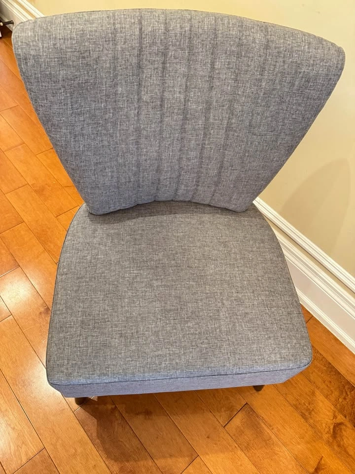 Modern Grey Accent Chair – Very Clean & Like New - photo 4