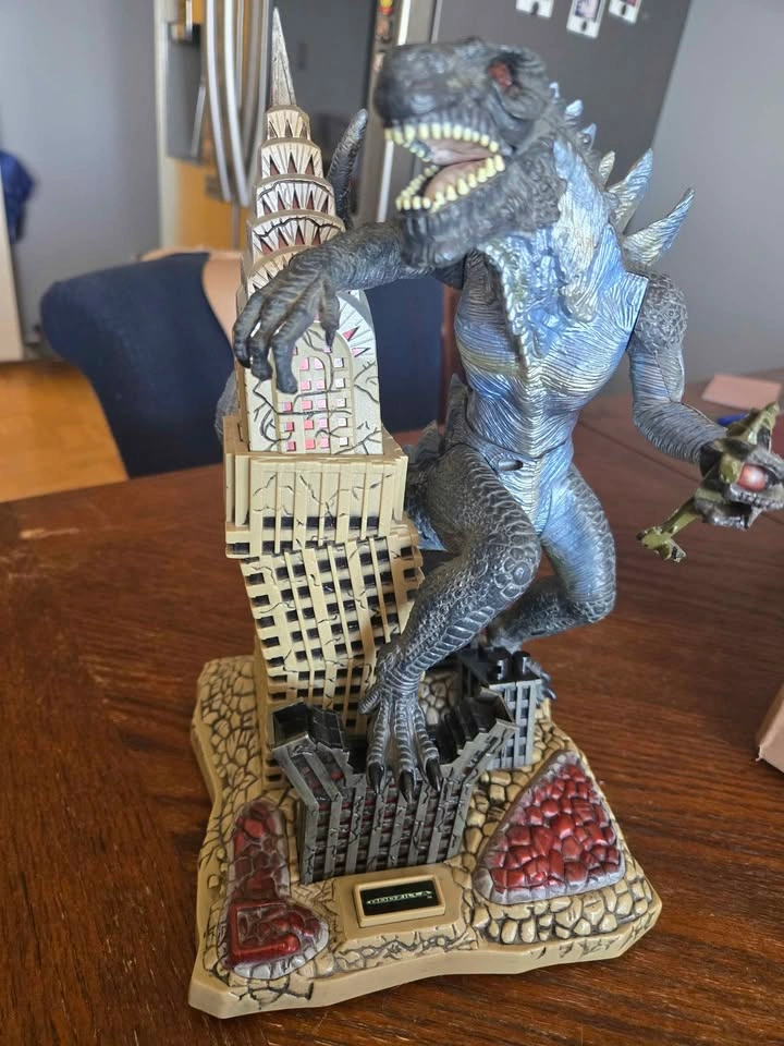 Vintage 1998 Godzilla Piggy Bank - photo 2