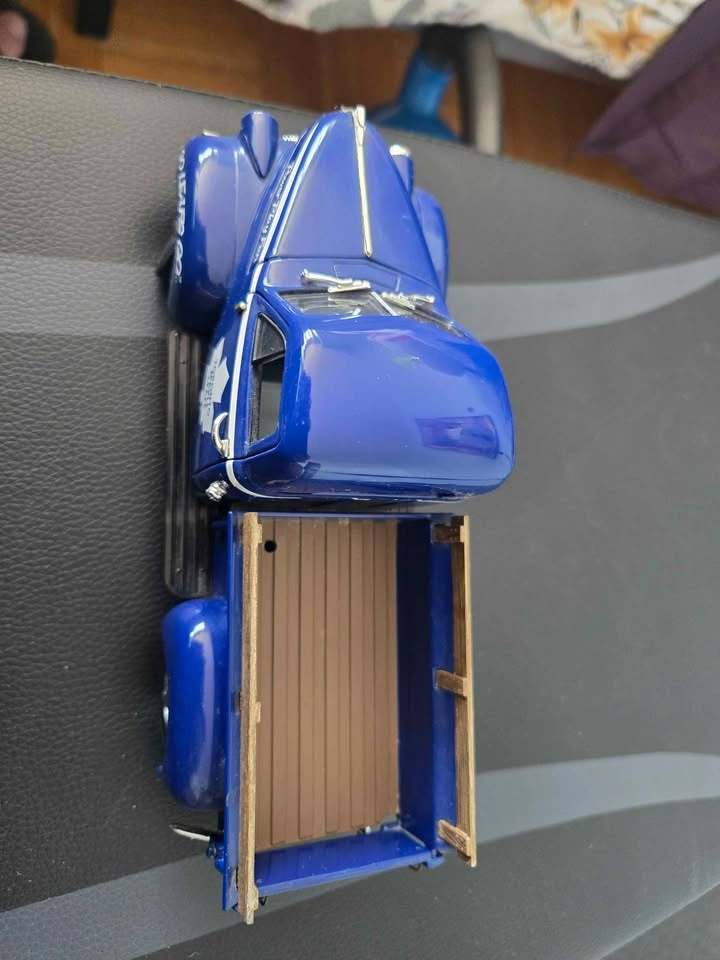 Toronto Maple Leafs 1947 Studebaker Pickup - photo 2