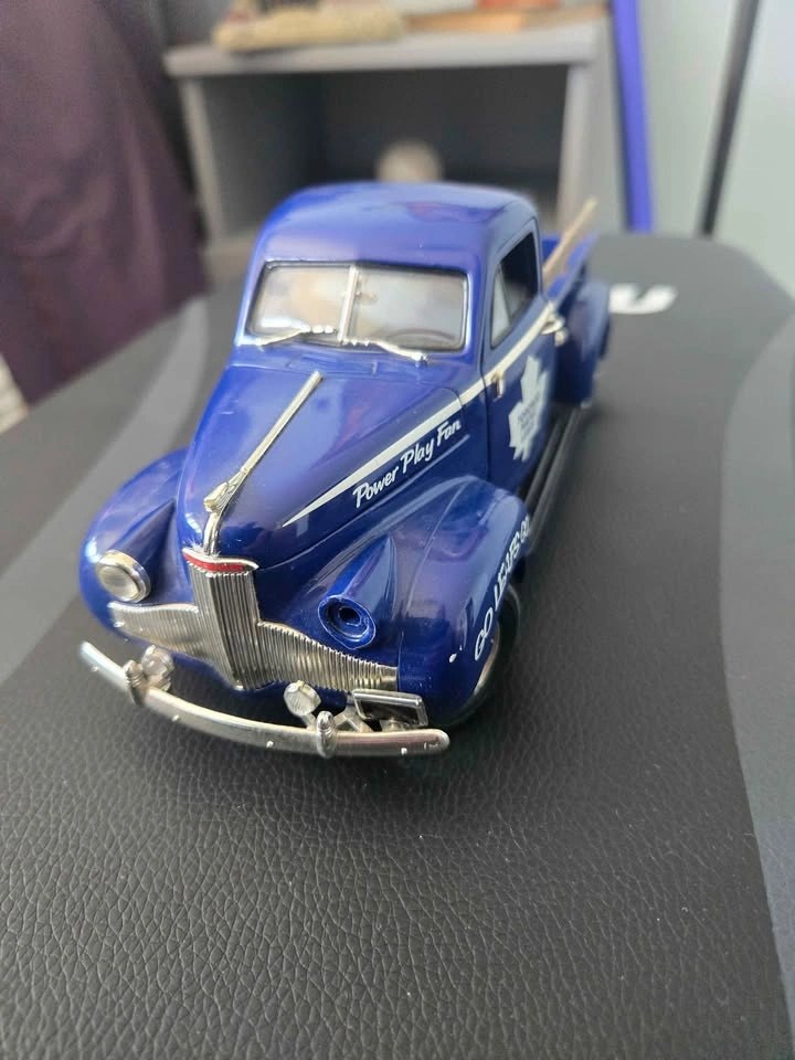 Toronto Maple Leafs 1947 Studebaker Pickup - photo 3