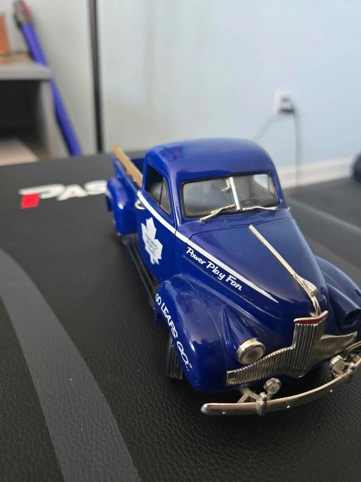 Toronto Maple Leafs 1947 Studebaker Pickup - photo 4