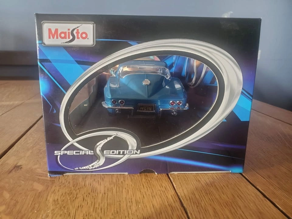 Maisto Special Edition blue 1965 Chevrolet Corvette - photo 5