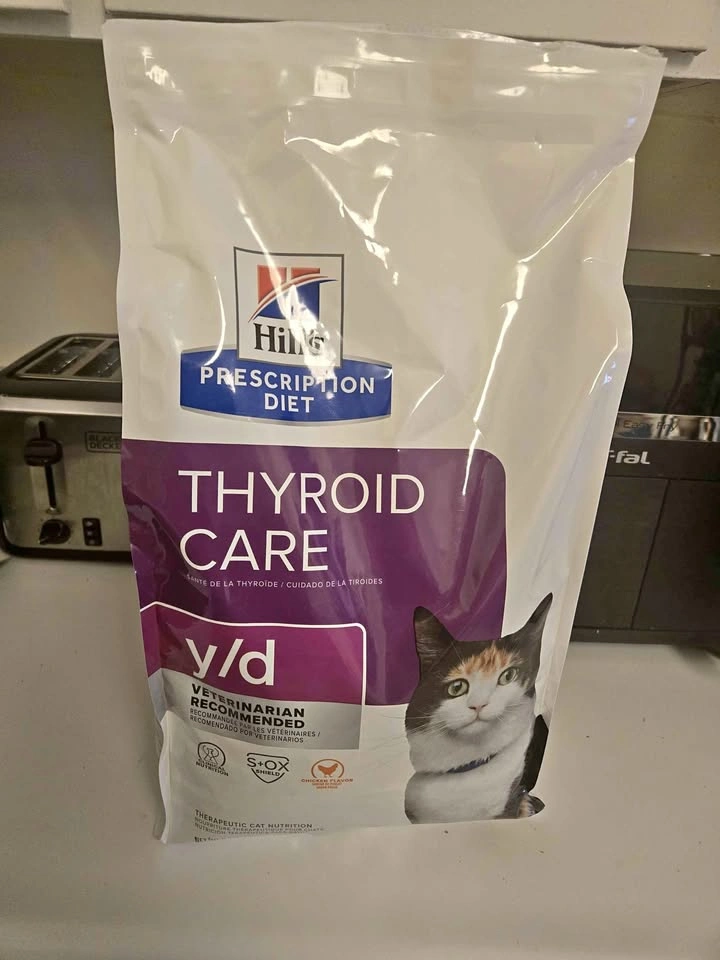 Hill's Prescription Diet Thyroid Care y/d Cat Food