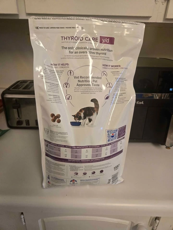 Hill's Prescription Diet Thyroid Care y/d Cat Food - photo 2
