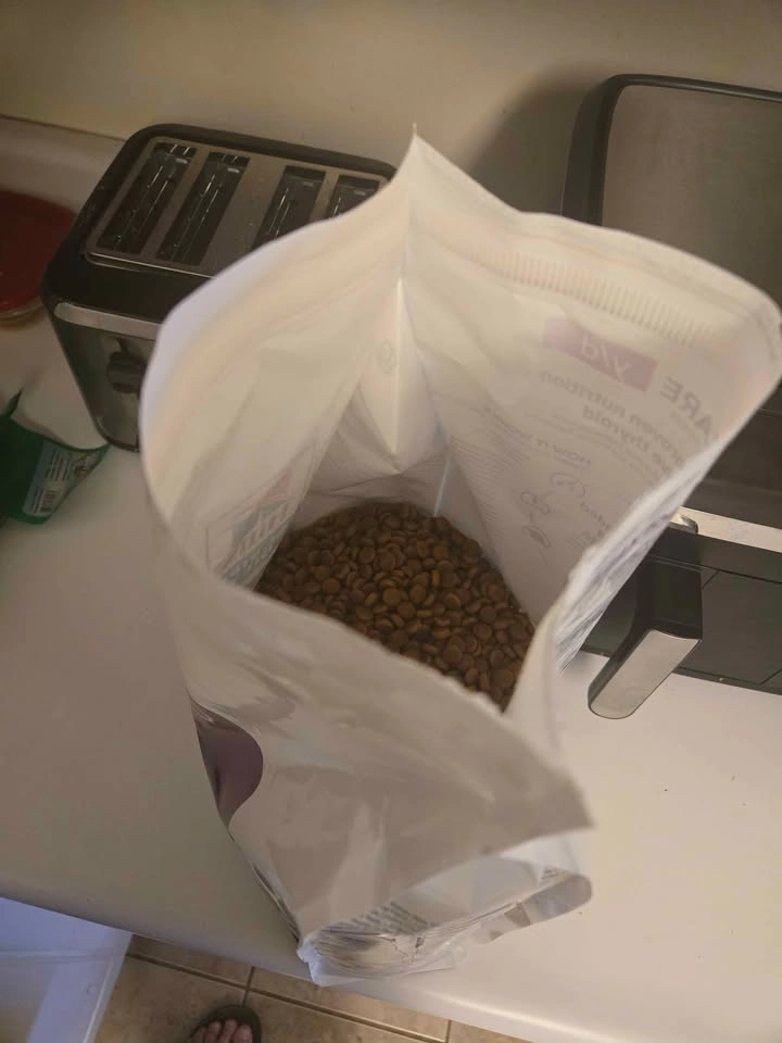 Hill's Prescription Diet Thyroid Care y/d Cat Food - photo 3
