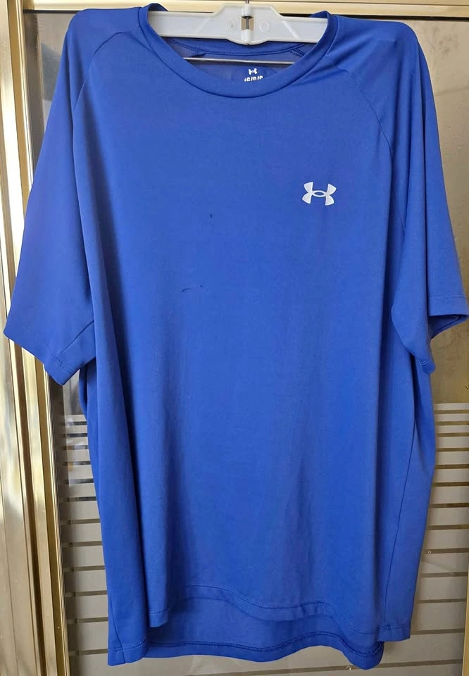 Men's Under Armour LOOSE TEE - Large