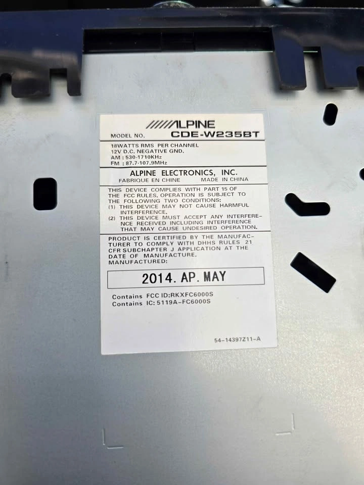 Alpine CDE-W235BT - photo 2