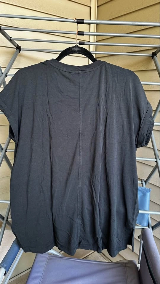 Banana Republic Women's T-shirt - photo 3