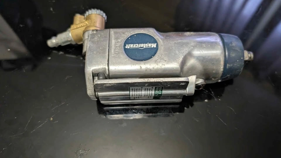 Pneumatic butterfly impact gun - photo 2