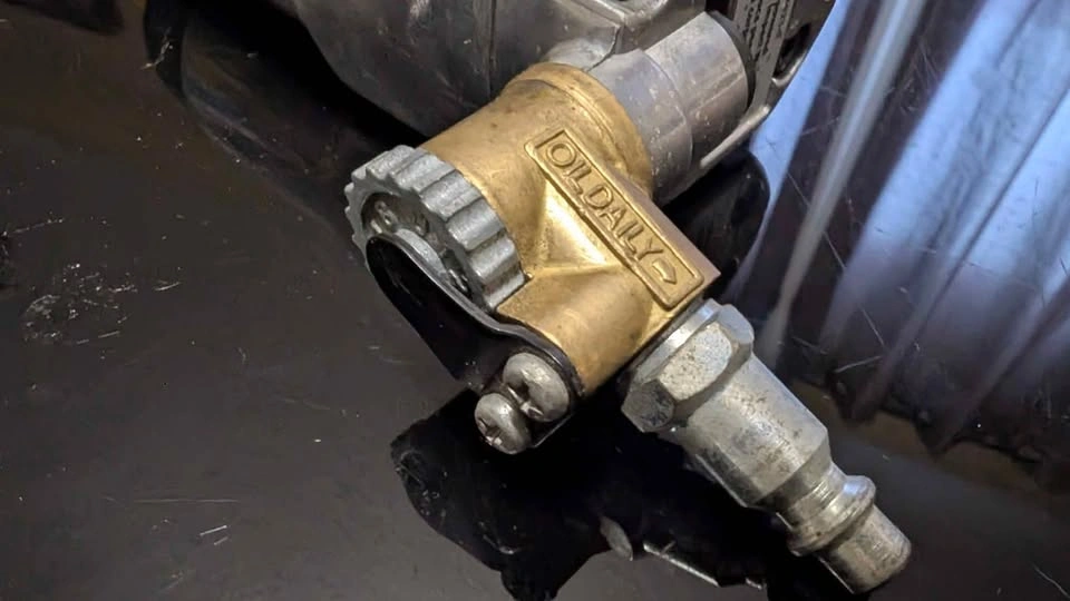 Pneumatic butterfly impact gun - photo 4