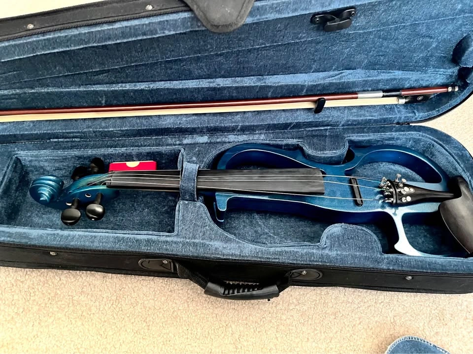 Cecilio 4/4 Full Size Blue Metallic Electric Violin (Like New) - photo 3