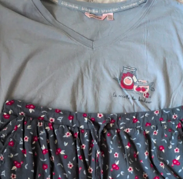 PJ set of La Vie en Rose thumbnail
