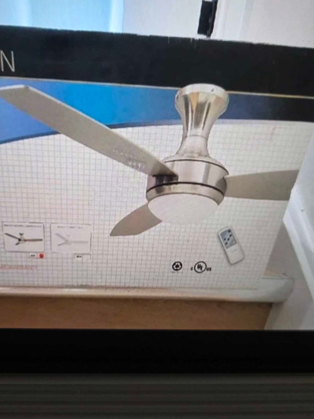 Banvil 2000 Oasis 52" Ceiling Fan with Light & Remote