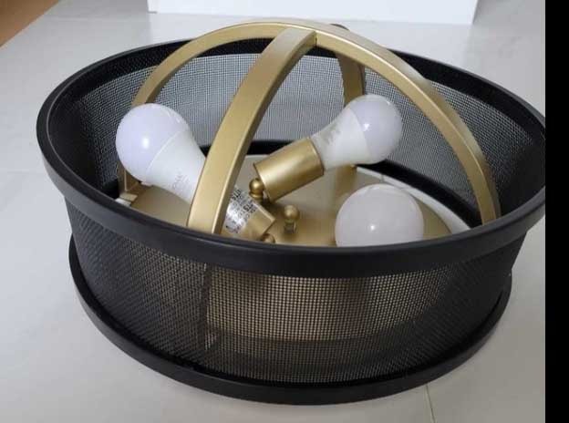Modern light fixture - MINT Condition - photo 2