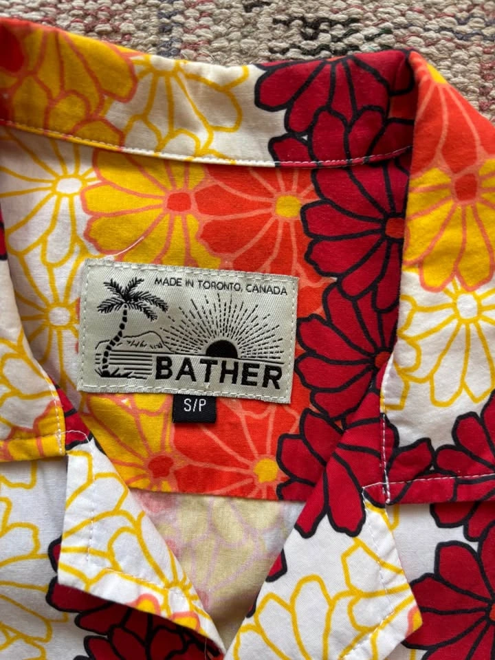 Hawaiian Shirt - Size Small - photo 3