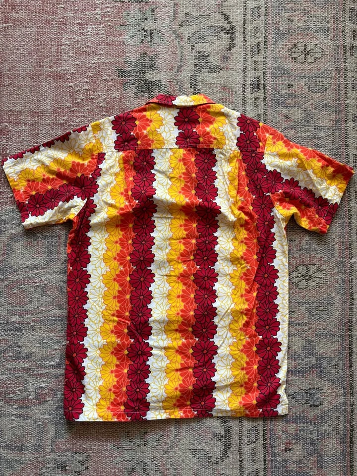 Hawaiian Shirt - Size Small - photo 4
