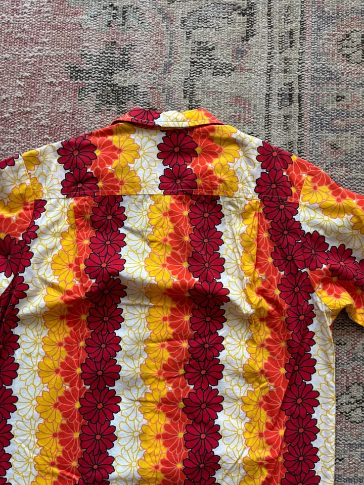 Hawaiian Shirt - Size Small - photo 5
