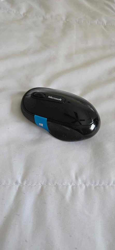 Microsoft Sculpt Comfort Mouse