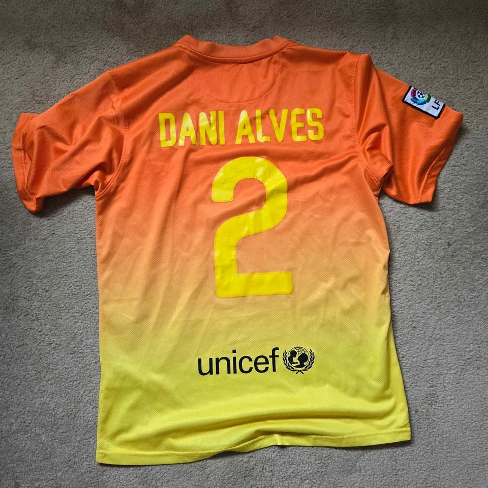 FC Barcelona Soccer Jersey Dani Alves - Men's Medium - photo 2