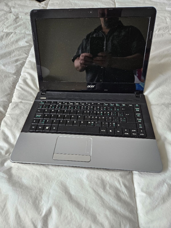 Acer Aspire E1 Laptop - 8GB RAM