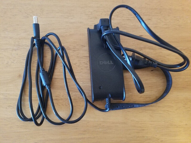 Dell Laptop Adapter HA65NS1-00 19.5V 3.34A