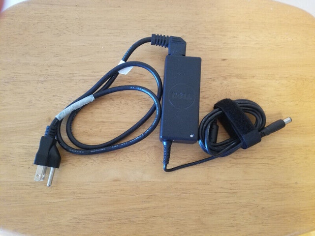 Dell Laptop Adapter D65NS4-00 19.5V 3.34A