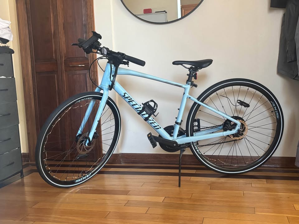 Specialized Sirrus bike size Small with lock - photo 2