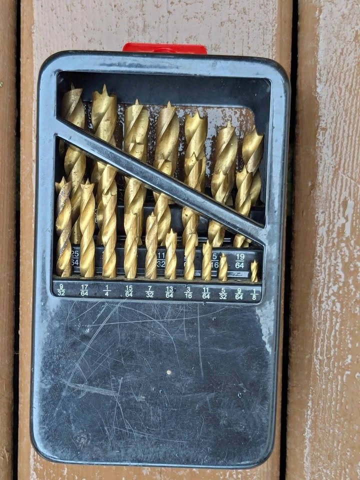 25 PC. BRAD POINT SET