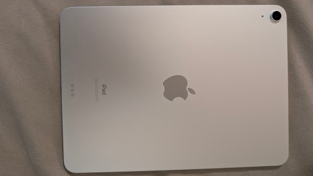 iPad Air 4 - 64GB Wi-Fi - Excellent + FREE Keyboard - photo 2