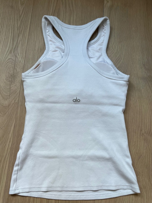 Alo Yoga top excellent condition - photo 2
