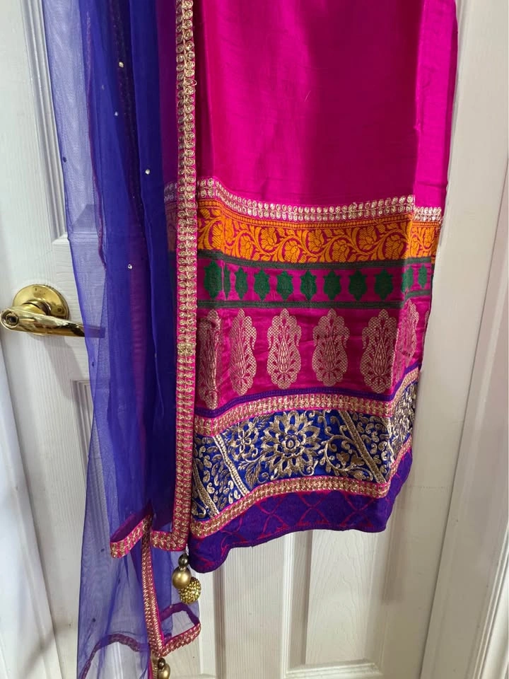 Beautiful Raw Silk Suit - photo 3