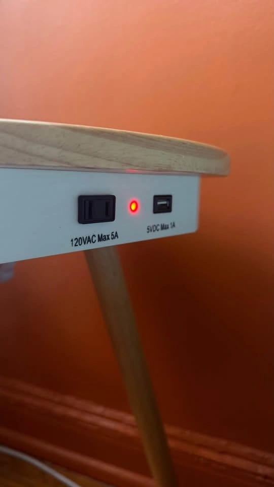 Bedside Table with Lamp - photo 3