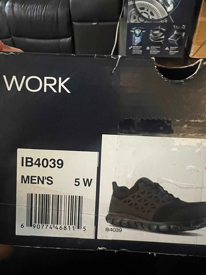 Men’s Work Shoes Size 5W – New - photo 2