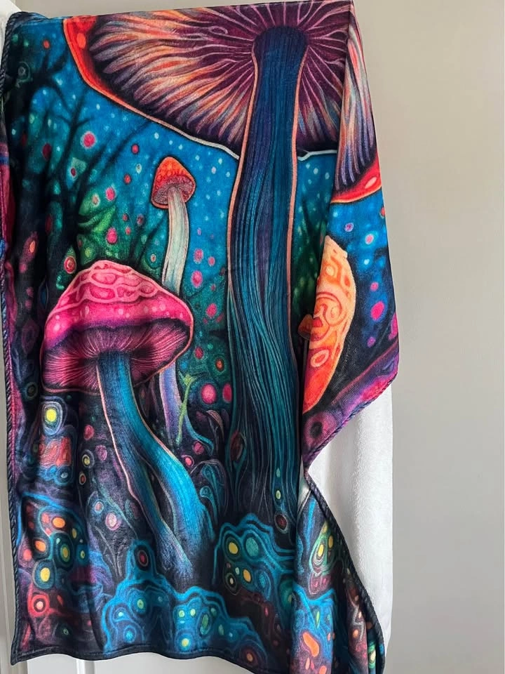 Psychedelic Mushroom Fleece Blanket (Queen size) - photo 3
