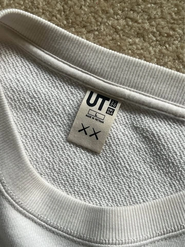 Kaws x UNIQLO collab sweaters - photo 3