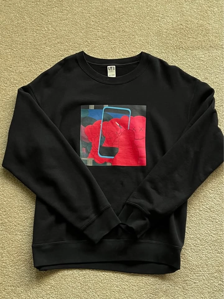 Kaws x UNIQLO collab sweaters - photo 5